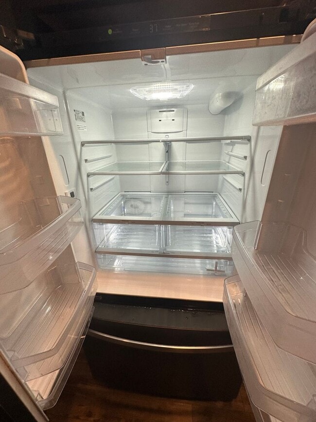 Building Photo - Charming 3 Bedroom 2 bathroom back house in the heart of San Diego's most desirable neighborhoods!