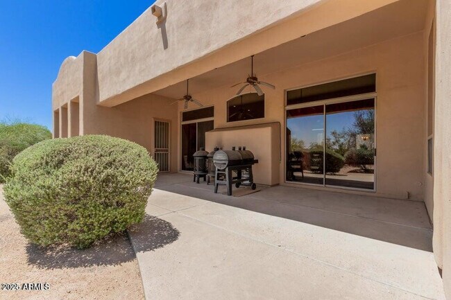 Building Photo - 8115 E Sand Flower Dr