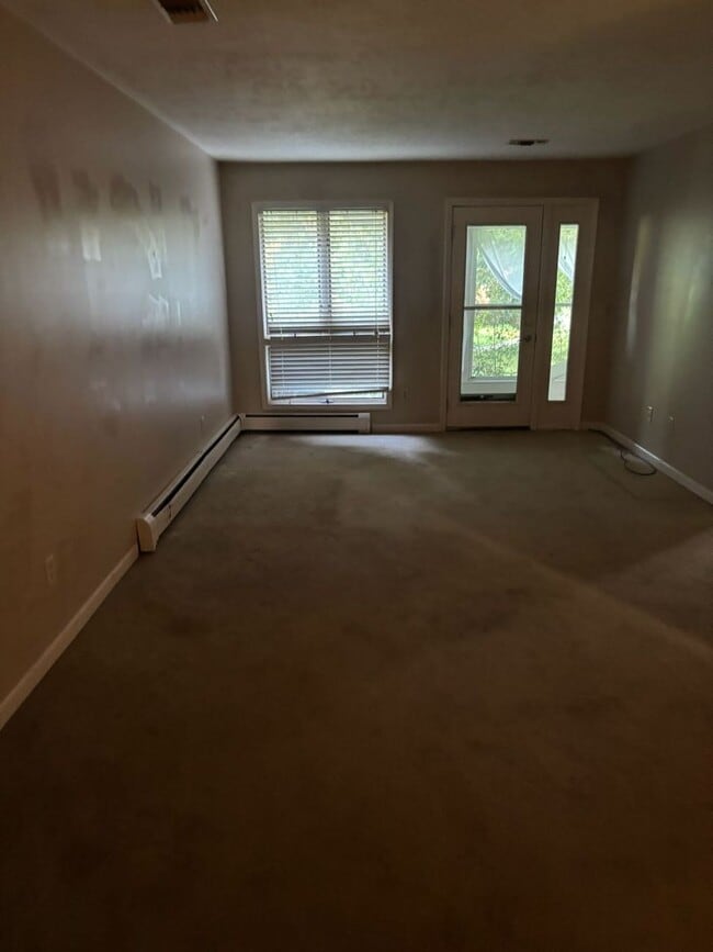 Building Photo - 31451 Burt Ct