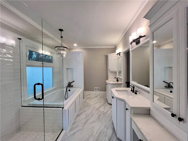 Building Photo - 5630 Sandown Way