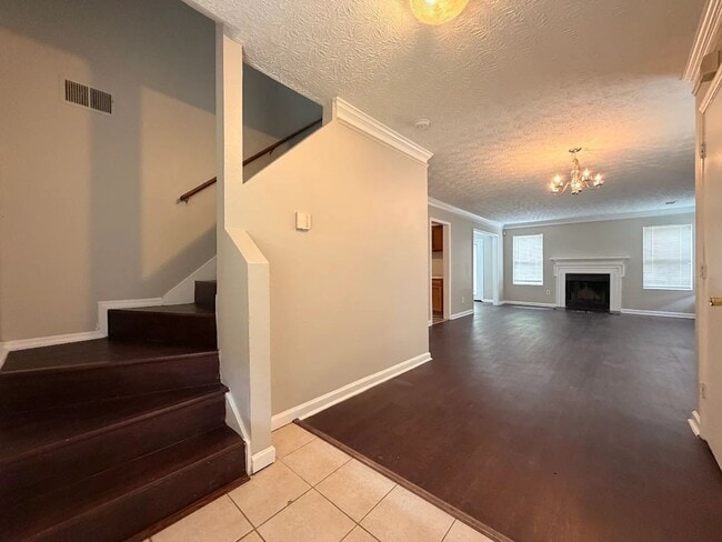 Building Photo - 3 bed 2 bath in Decatur!