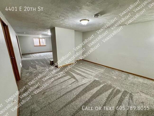 Building Photo - 4401 E 20th St