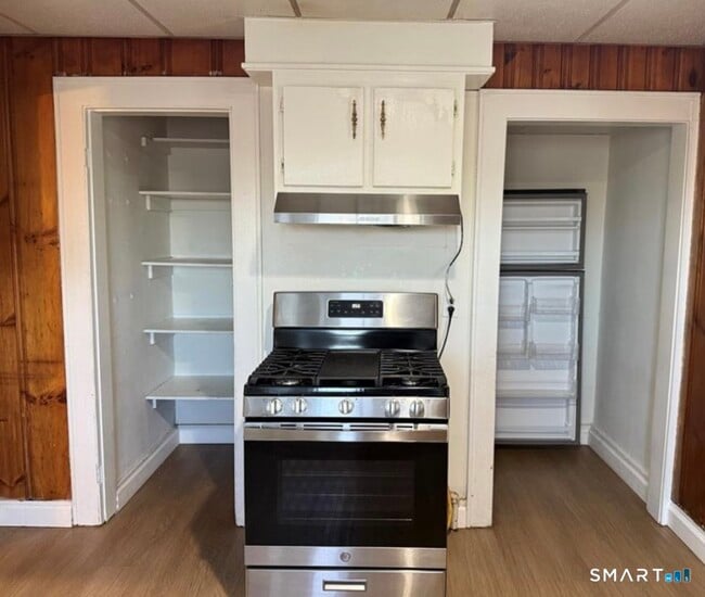 Building Photo - 1566 North Ave