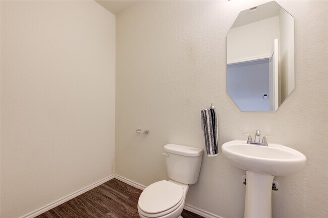 Building Photo - 5027 Brewcastle Ln