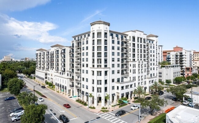 Building Photo - 301 Altara Ave
