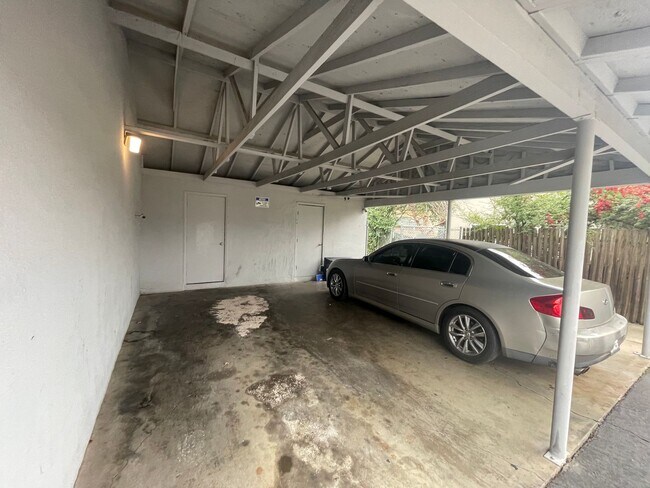 Building Photo - ONE MONTH RENT FREE!***2 Bedroom 1 Bath Unit in Rancho Cordova Available NOW!