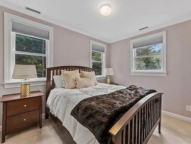 Building Photo - 777 Armonk Rd