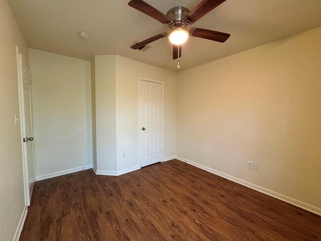 Building Photo - 7309 Ritchie Dr