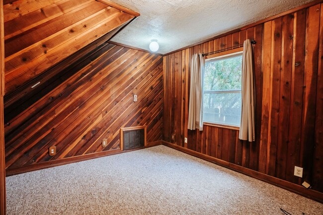 Building Photo - 122 Brennan St