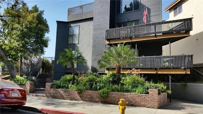 Building Photo - 12938 Valleyheart Dr
