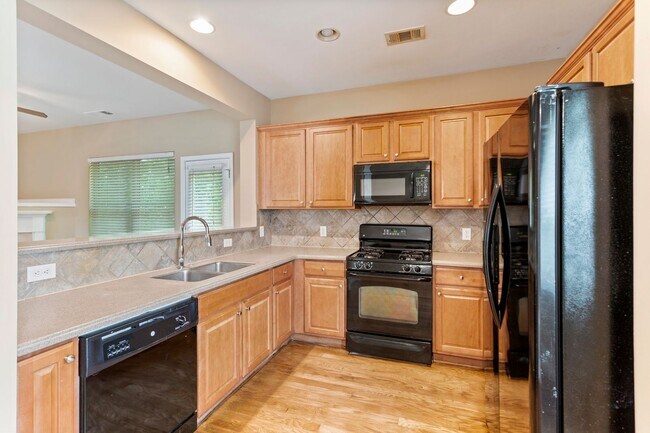 Building Photo - 4BR in sought after Centennial Lakes