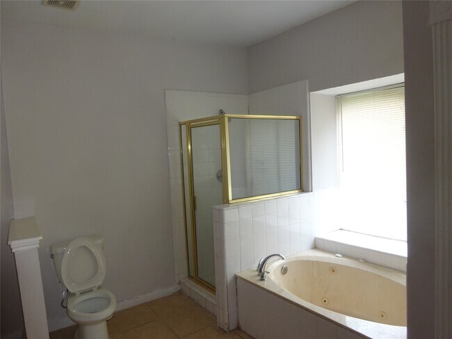 Building Photo - 7350 Santa Fe Dr