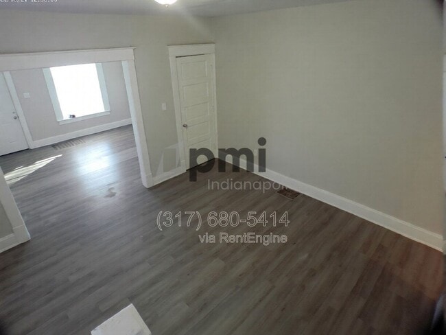 Building Photo - 3504 N Kenwood Ave