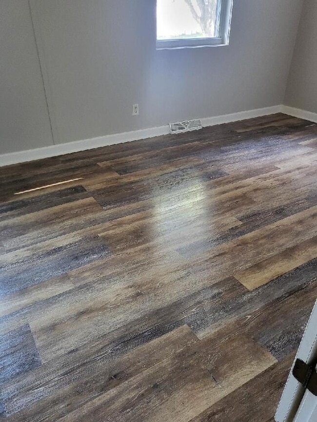 Building Photo - Beautiful two bedroom home minutes from So...