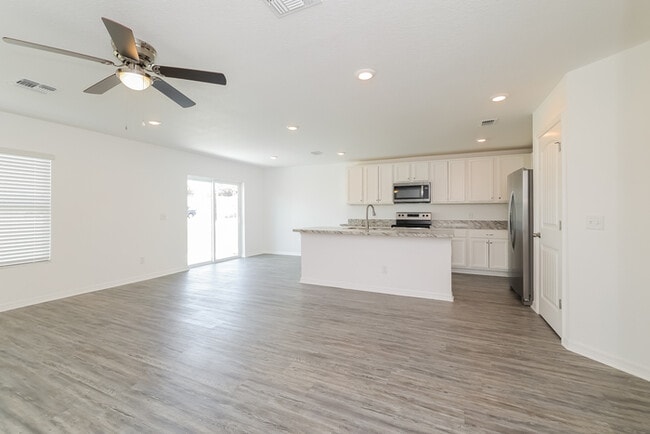 Building Photo - 206 Linda Ln