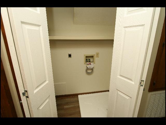 Building Photo - 208 S Linden St