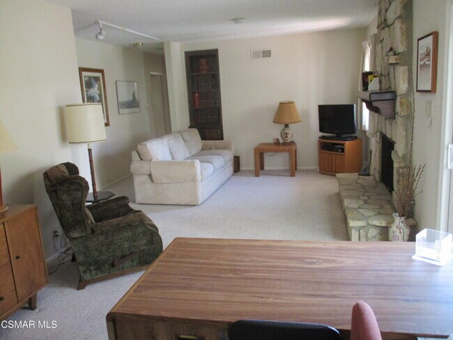 Building Photo - 5042 Llano Dr