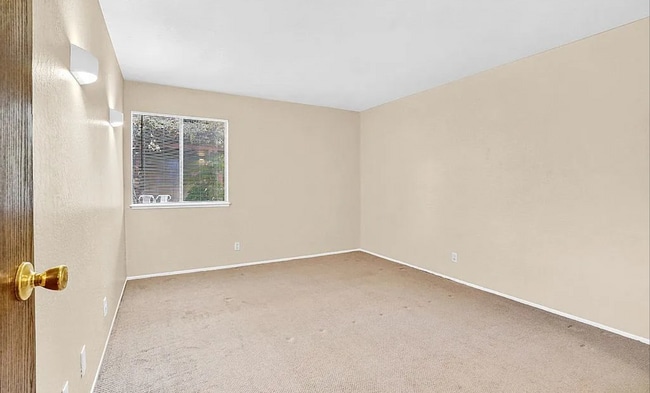 Building Photo - 1000 Beck St