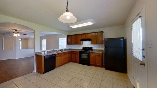 Building Photo - 411 Quail Hollow Dr