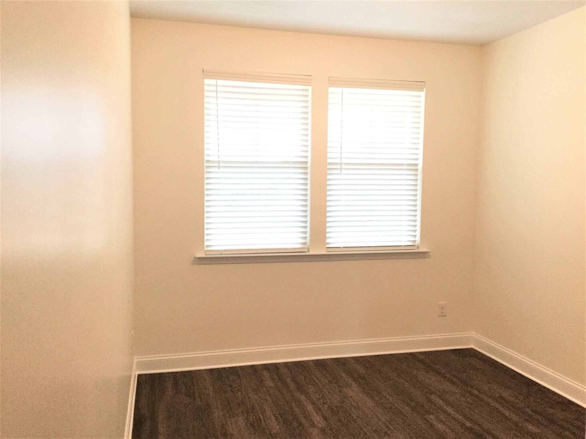 Building Photo - 103 Samara Ln