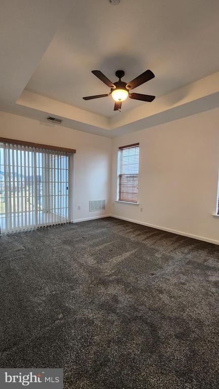 Building Photo - 245 Breeders Cup Dr