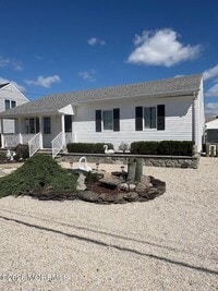 Building Photo - 3248 Beachview Dr