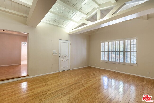 Building Photo - 352 S Wetherly Dr