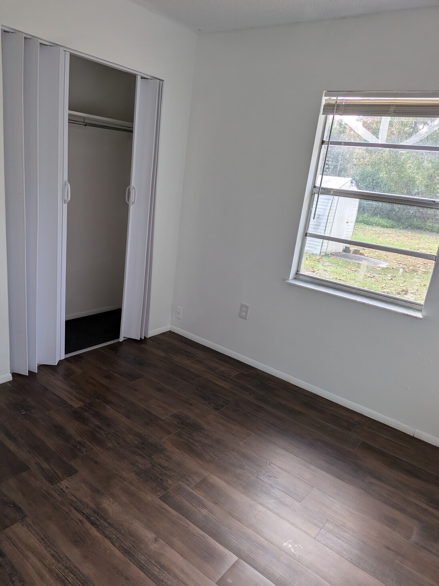 Building Photo - 1902 Park Manor Dr