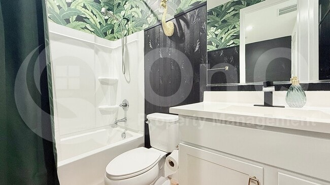 Building Photo - 145 E Mint Ln