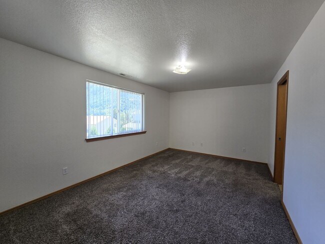 Building Photo - 514 Maylea Pl