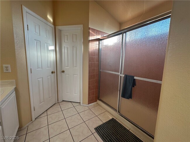 Building Photo - 8657 Keewatin Ct