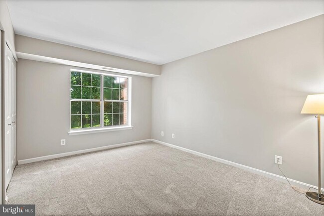 Building Photo - 5904 Cove Landing Rd
