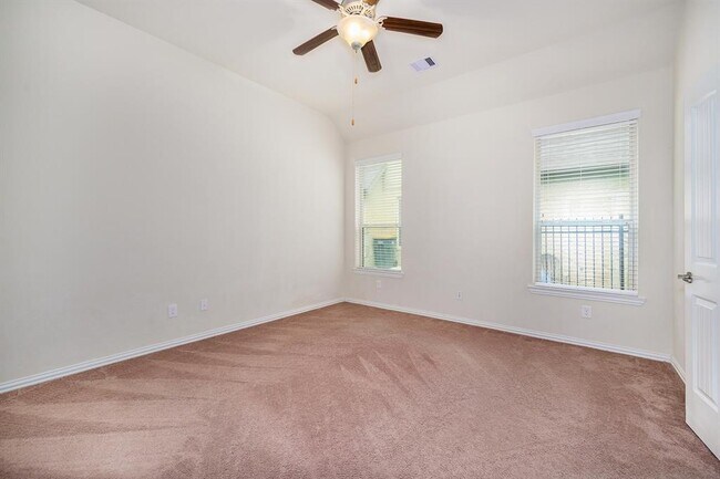 Building Photo - 15 Sawbridge Cir