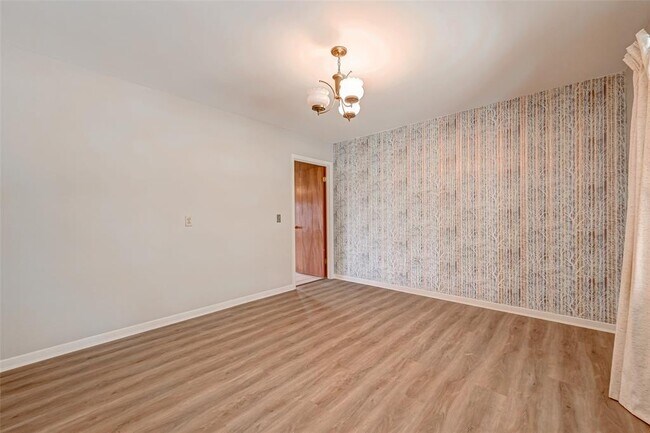 Building Photo - 16711 US-90 ALT