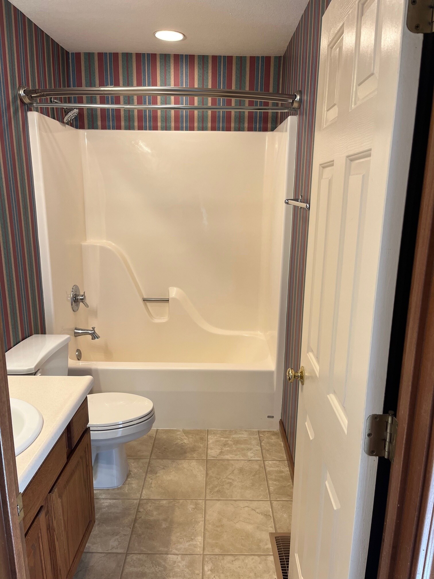 Guest Bath - 2928 E Buckskin Dr