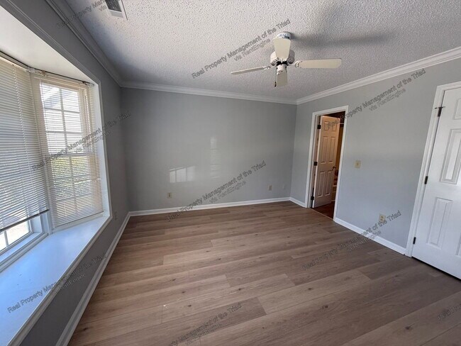 Building Photo - 127 Edgedale Ct