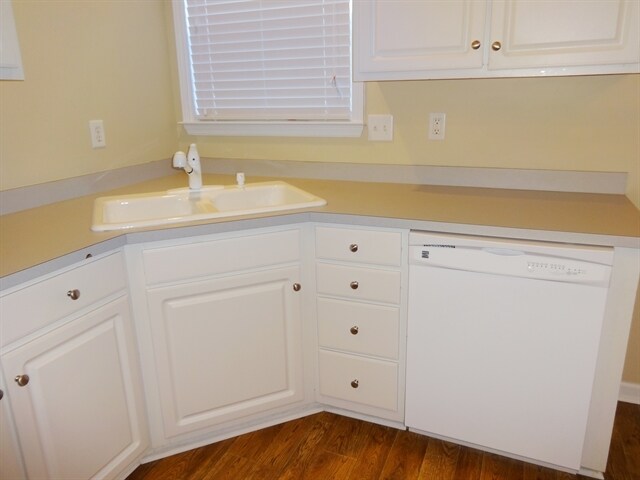 Building Photo - 103 Rosedale Ct