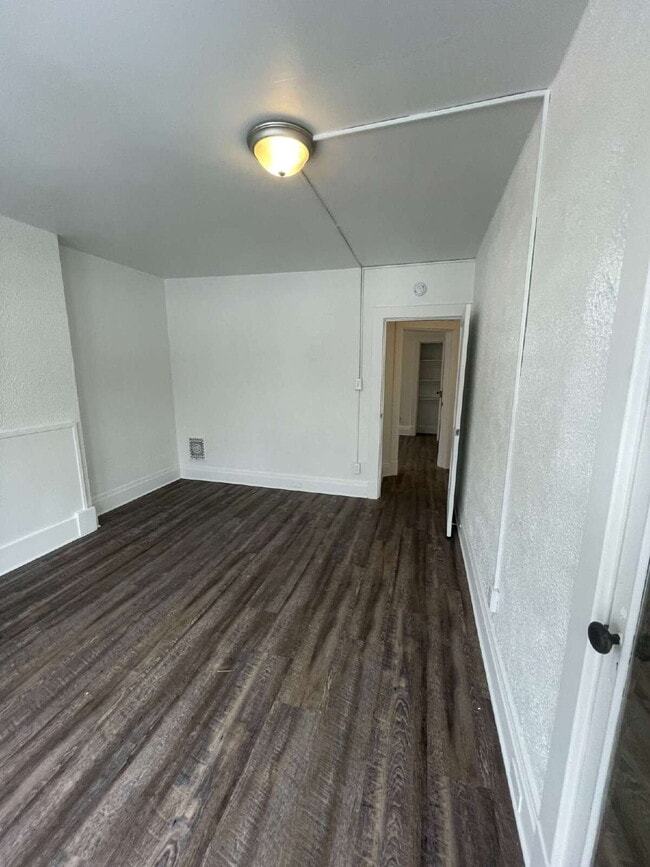 Building Photo - Cozy 3-Bedroom in Greensburg – Walk to Shopping & Dining!