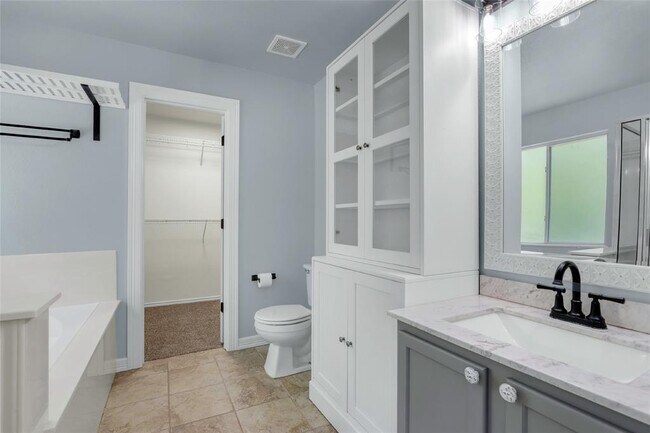 Building Photo - 7831 Saddle Run