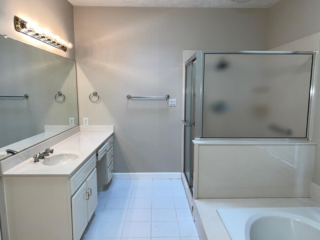 Building Photo - 160 Winged Elm Cir