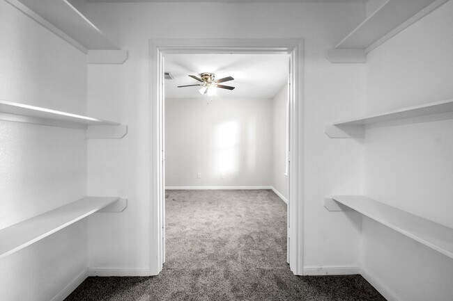 Building Photo - 10486 Twin Circles Dr