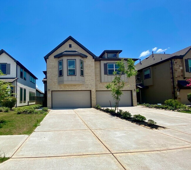 Primary Photo - 8758 Laurel Crest Dr