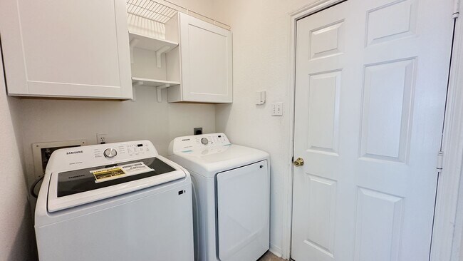 Building Photo - Spacious Two-Story Home Near Lake Conroe w...