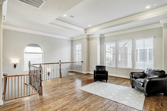 Building Photo - 321 Cage St