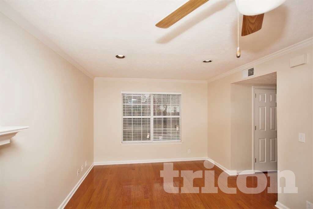 Building Photo - 2041 Glastonbury Dr