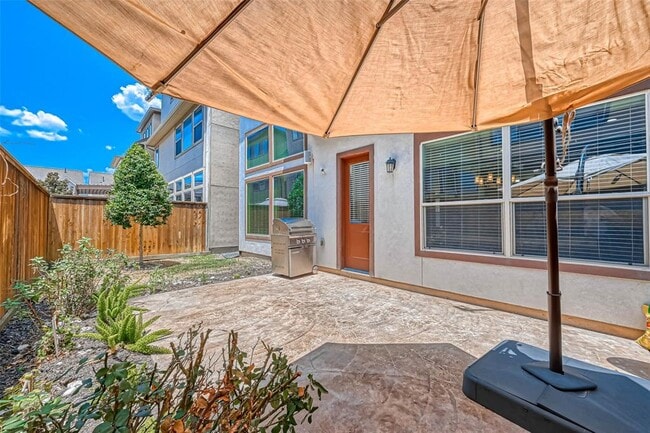 Building Photo - 6711 Saxton Manor St