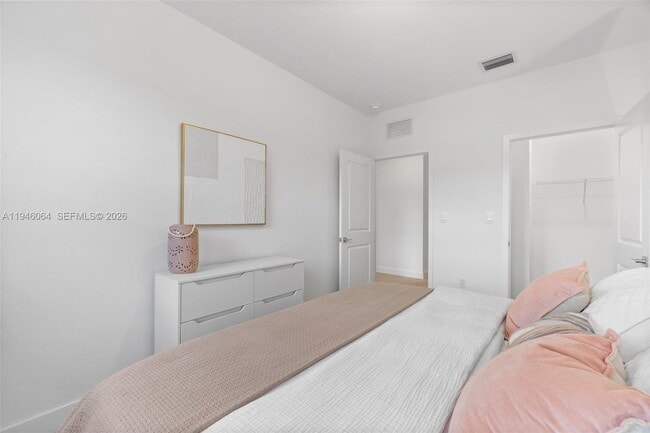 Building Photo - 131 SW 171st Terrace