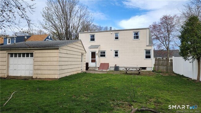 Building Photo - 25 Madsen Rd