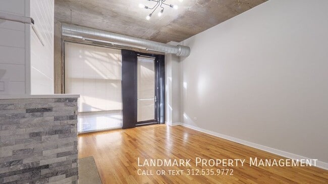 Building Photo - 1069 W 14th Pl