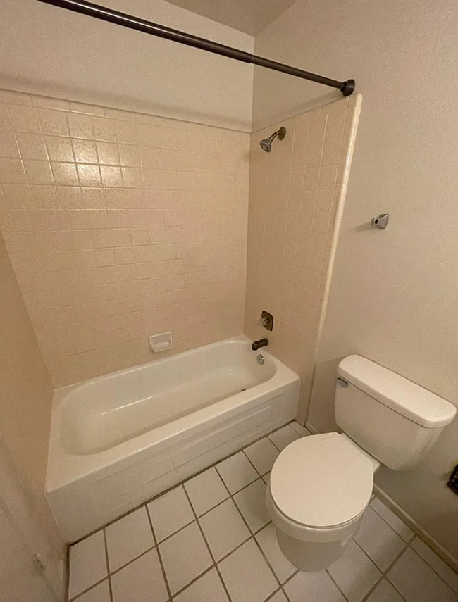 Building Photo - 2045 S 14th Ave